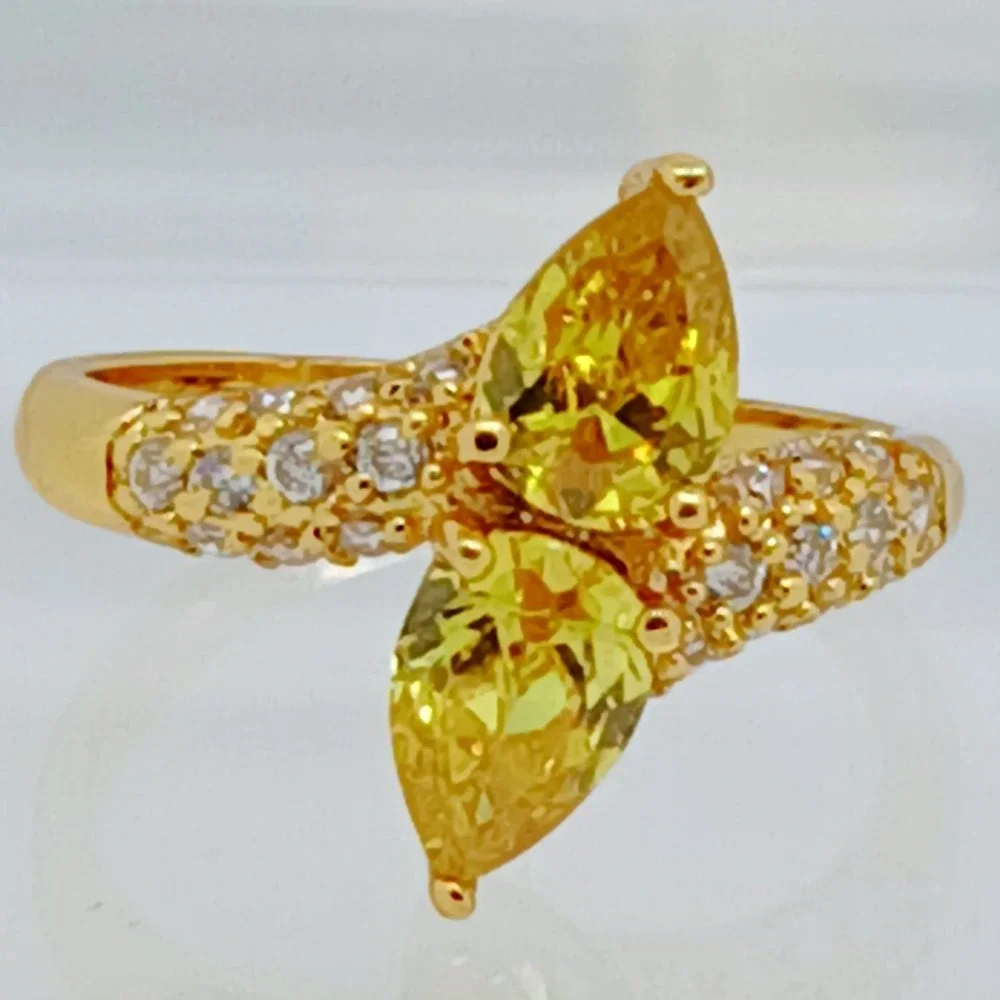 Vintage Gold Tone Yellow Pear Cut Bypass Cocktail Ring Size 6.25 Butterfly Style